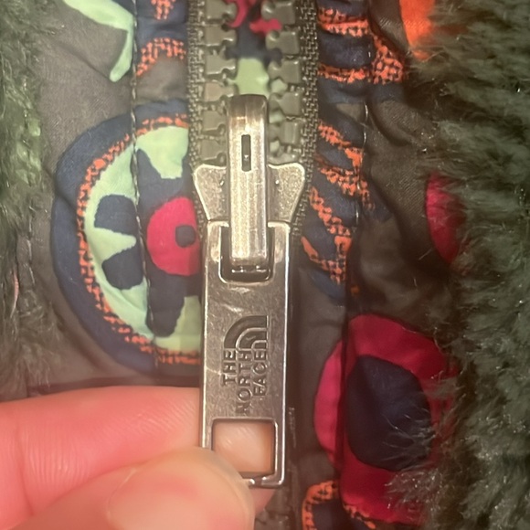 The North Face reversible jacket like new - Picture 7 of 8